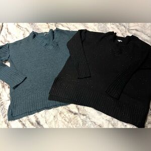 dip V-Neck Sweaters in Teal and Black - Ribbed Hem Styles Women’s M